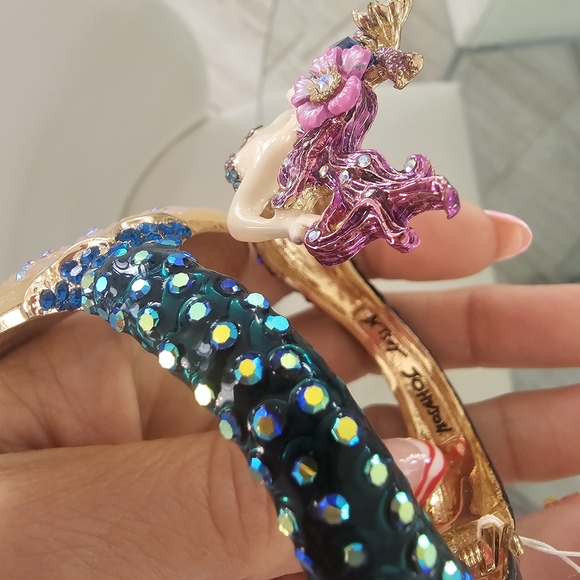 Betsey Johnson Mermaid Crystal Statement Bracelet - Blue, Pink & Gold - Picture 9 of 10